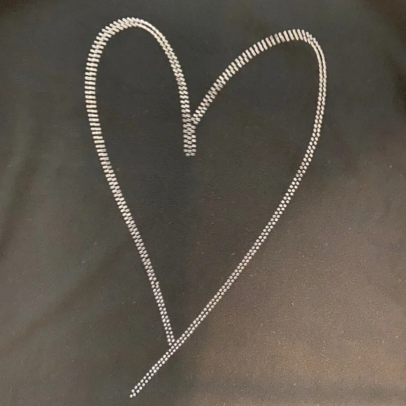 Ultra soft long sleeved crew neck top with rhinestone heart black fleece size L - Picture 2 of 6